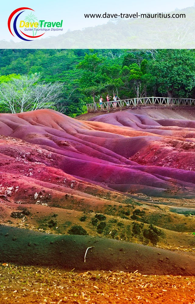 Die Erde der sieben Farben & Wasserfall Die Erde der sieben Farben & Wasserfall